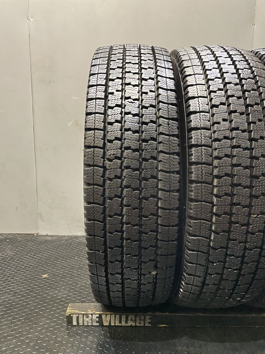 TOYO DELVEX M935 205/70R17.5 115/113N LT 17.5インチ ライトトラック