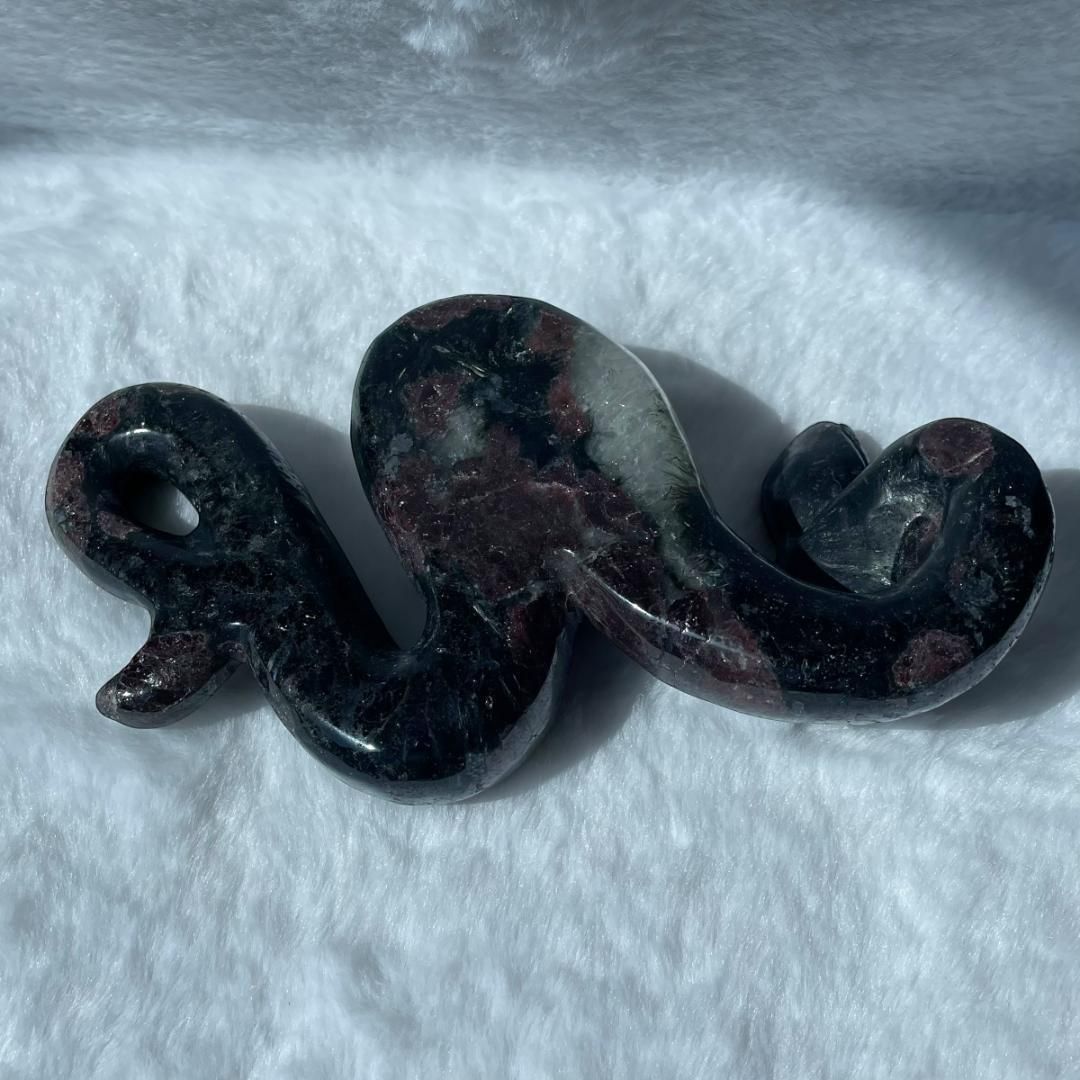 希少 インド産 ガーネットインヌーマイト】蛇 置物 一点物 早い