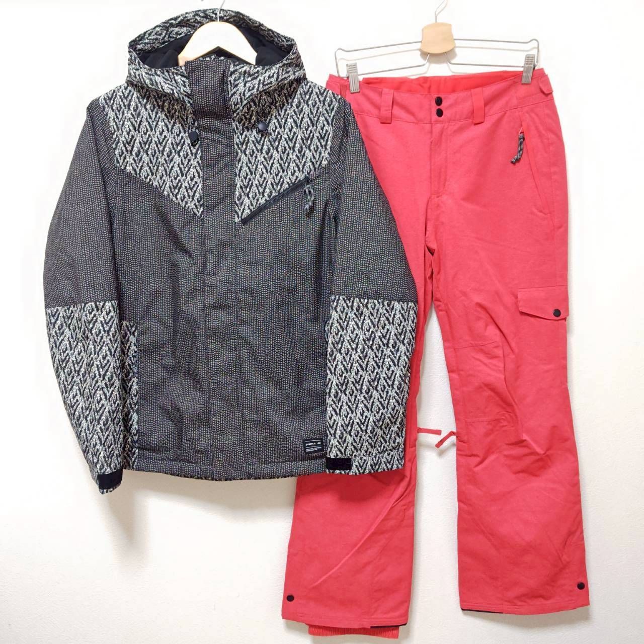 O'Neill スノーボードウェア 上下 お洒落な上下セット◎【O'NEILL】オニール スノボ ウェア 上下 セット