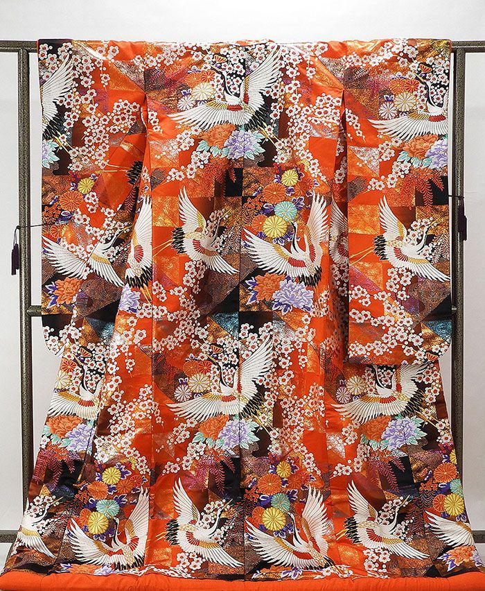 色打掛 正絹 舞鶴市松四季花模様 打掛 花嫁衣裳 婚礼 良品 リサイクル 中古 ブライダル ウエディング 着物 e3119 色打掛 正絹 舞鶴市松四季花模様 打掛 花嫁衣裳 婚礼 良品 リサイクル