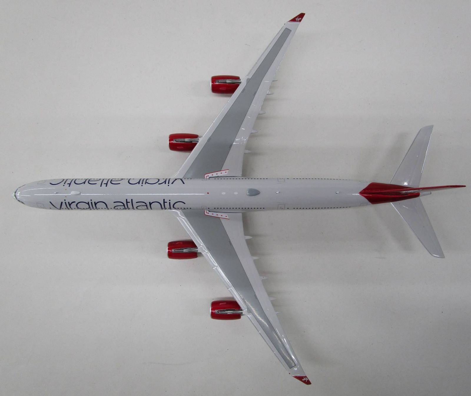 1/200 A340-600 ヴァージンアトランティック航空 本体のみ