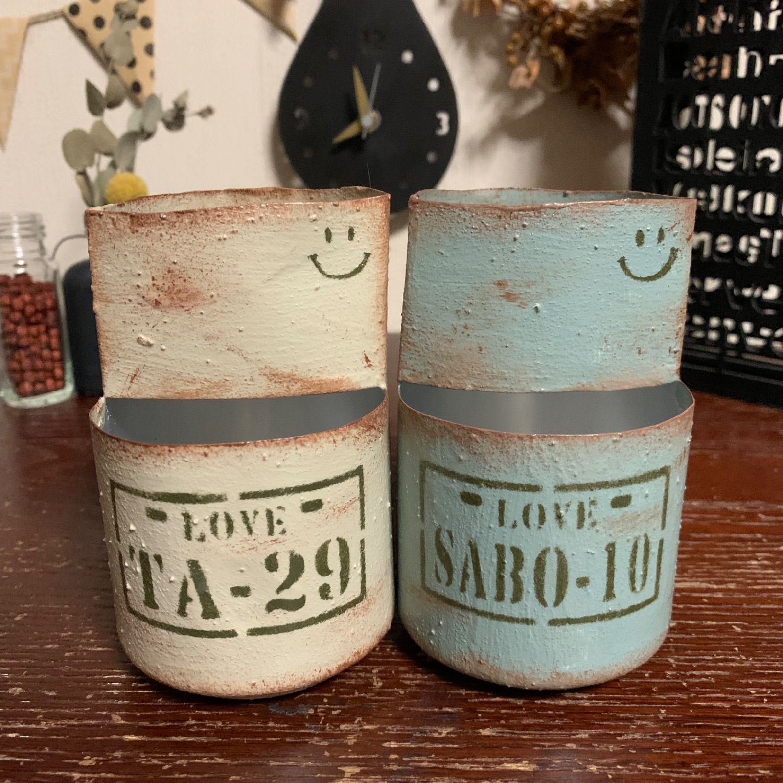 リメイク缶　105 受注製作】リメ缶 モルタルレンガ風 ウッドスタンド付き