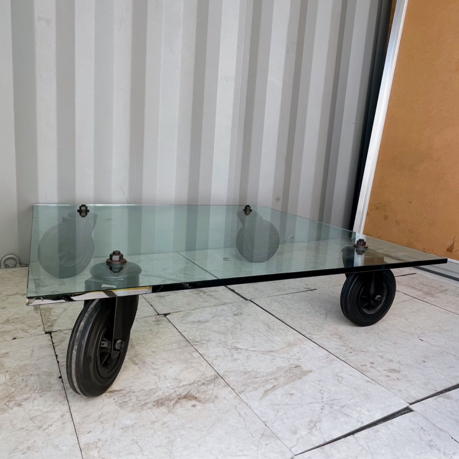 カッシーナIXC フォンタナアルテ コンルオーテガラステーブル 送料込み カッシーナIXC フォンタナアルテ コンルオーテガラステーブル 送料込み