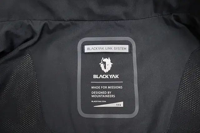 BLACK YAK(ブラックヤク) ウィンドブレーカー ジャケット