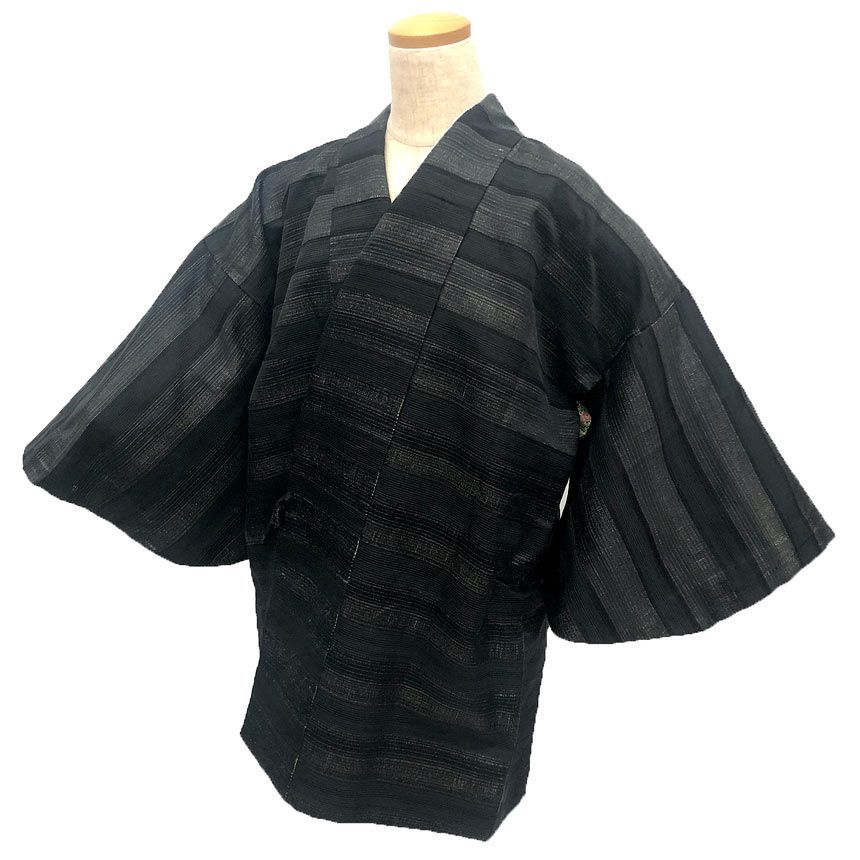 京やM454 洗える道中着コート 着物コート 和装コート 洗える素材 袷仕立て 着物衿仕立て 裄長め ブラック 黒 裄長め セミフォーマル カジュアル用 3シーズン対応 袷 単衣兼用コート 仕立て上がり 道行 道中着 羽織 塵除け 風除け リサイクル着物