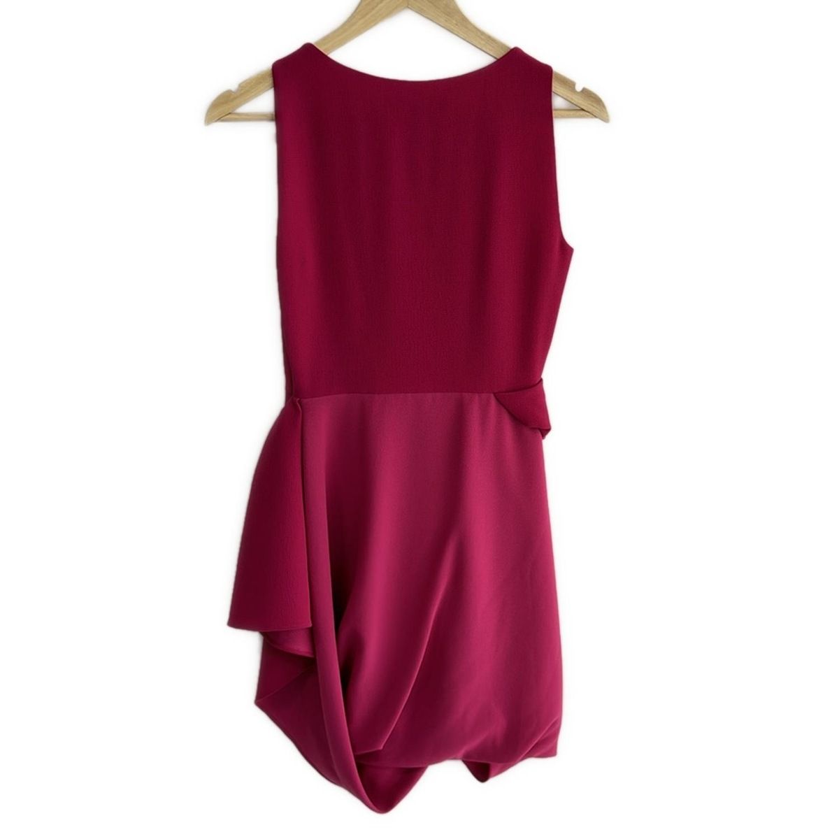 ♥最終値下げ♥タグ付き新品 BCBGMAXAZRIA 赤ワンピース 最終値下げ♥タグ付き新品 BCBGMAXAZRIA 赤ワンピース
