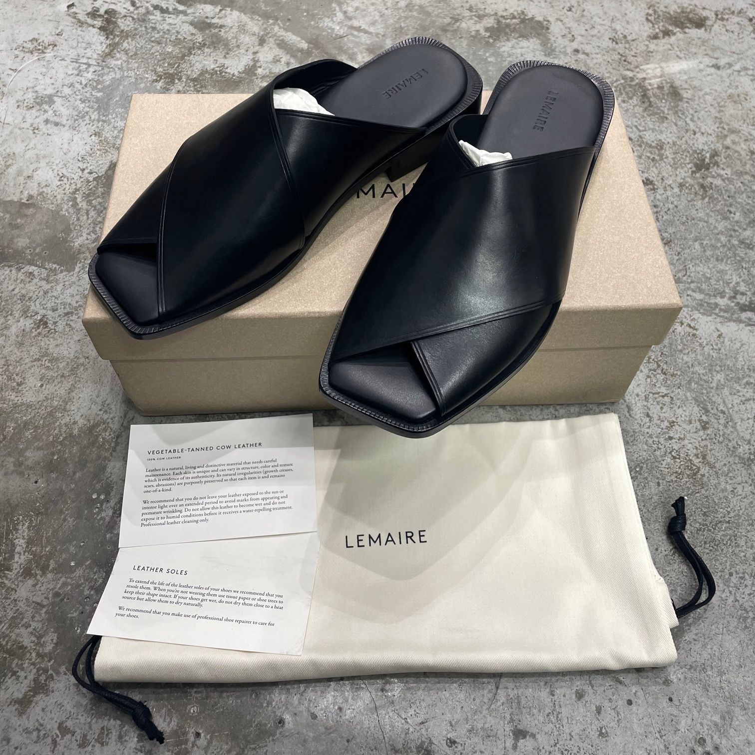 靴 LEMAIRE 25SS CROSS FLAT SANDALS 参考上代93060円 未使用品 LEMAIRE 25SS CROSS FLAT SANDALS クロス