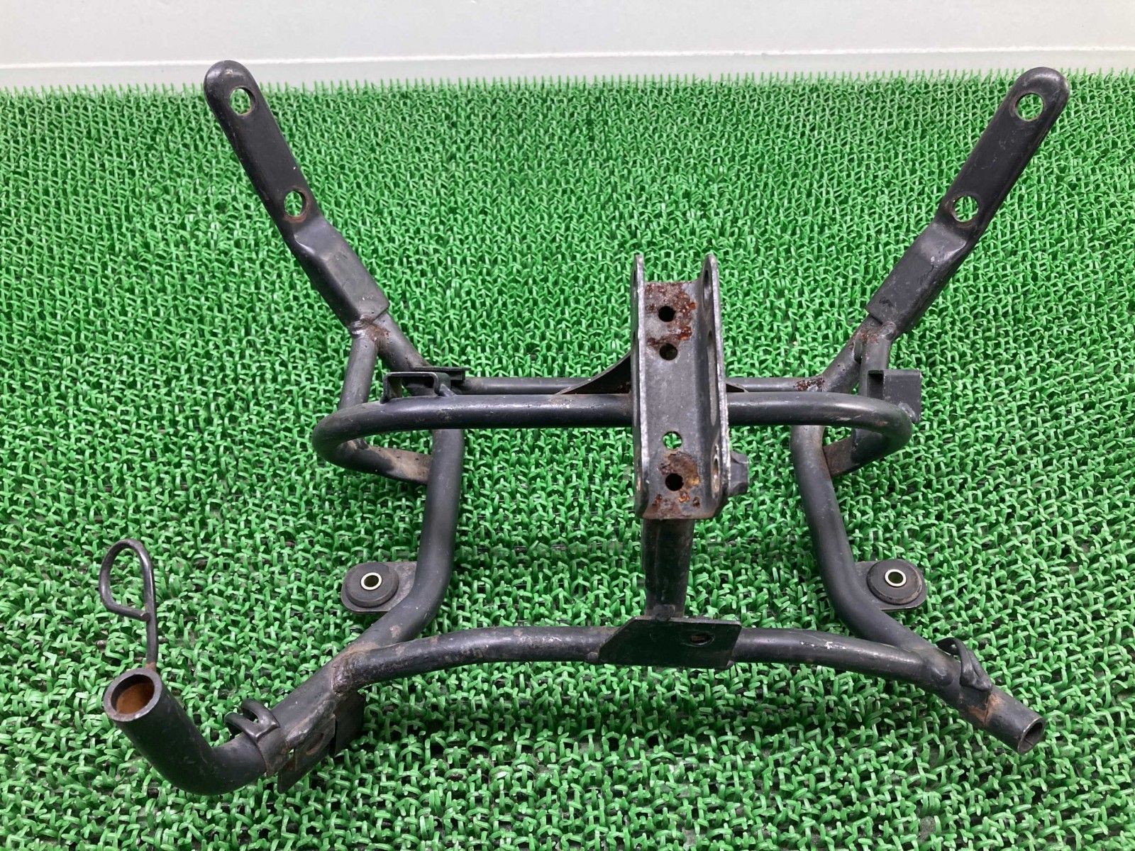 アッパーカウルステー スズキ