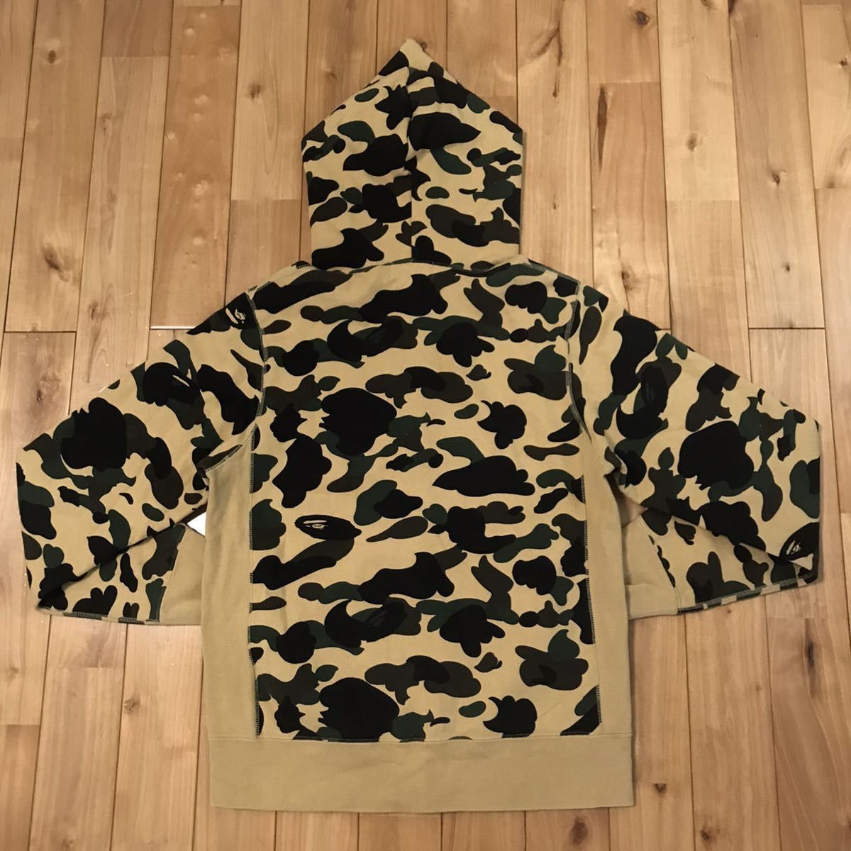 人気の福袋 正規品販売！ 新品、未使用 BAPE camo パーカー a bathing