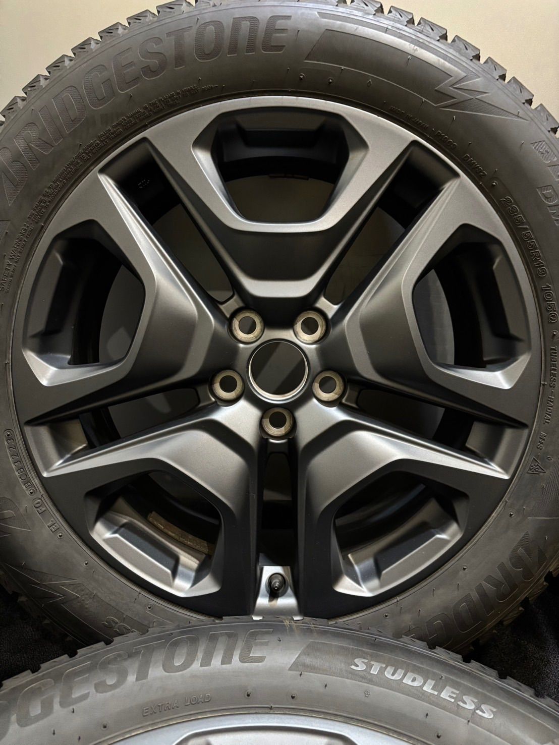 235 55R19 BRIDGESTONE DM-V3 23年 トヨタ RAV4 アドベンチャー 純正 19インチ 7.5J 40 114.3 5H スタッドレス 4本 ハリアー 南9-K117