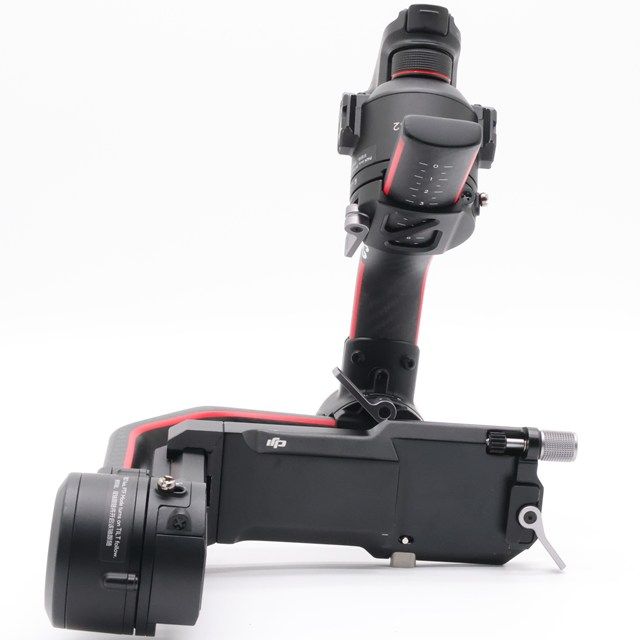 DJI - ■極上品■ DJI RS 2 Proコンボ 3軸手持ちスタビライザー Amazon.co.jp: DJI RS 2 Proコンボ、3軸手持ちスタビライザー
