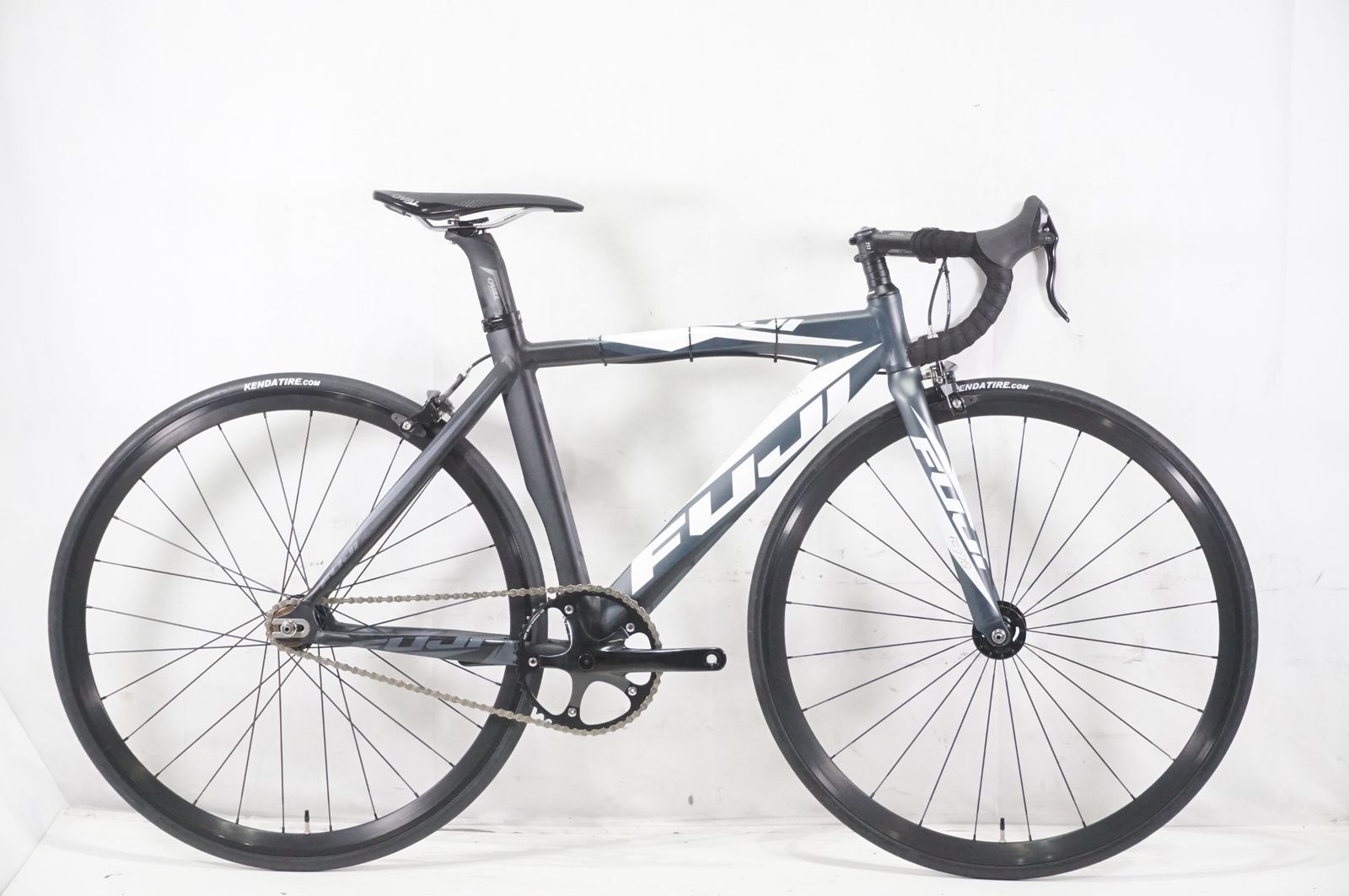 FUJI 「フジ」 TRACK PRO 2023年モデル ピストバイク / バイチャリAKIBA店