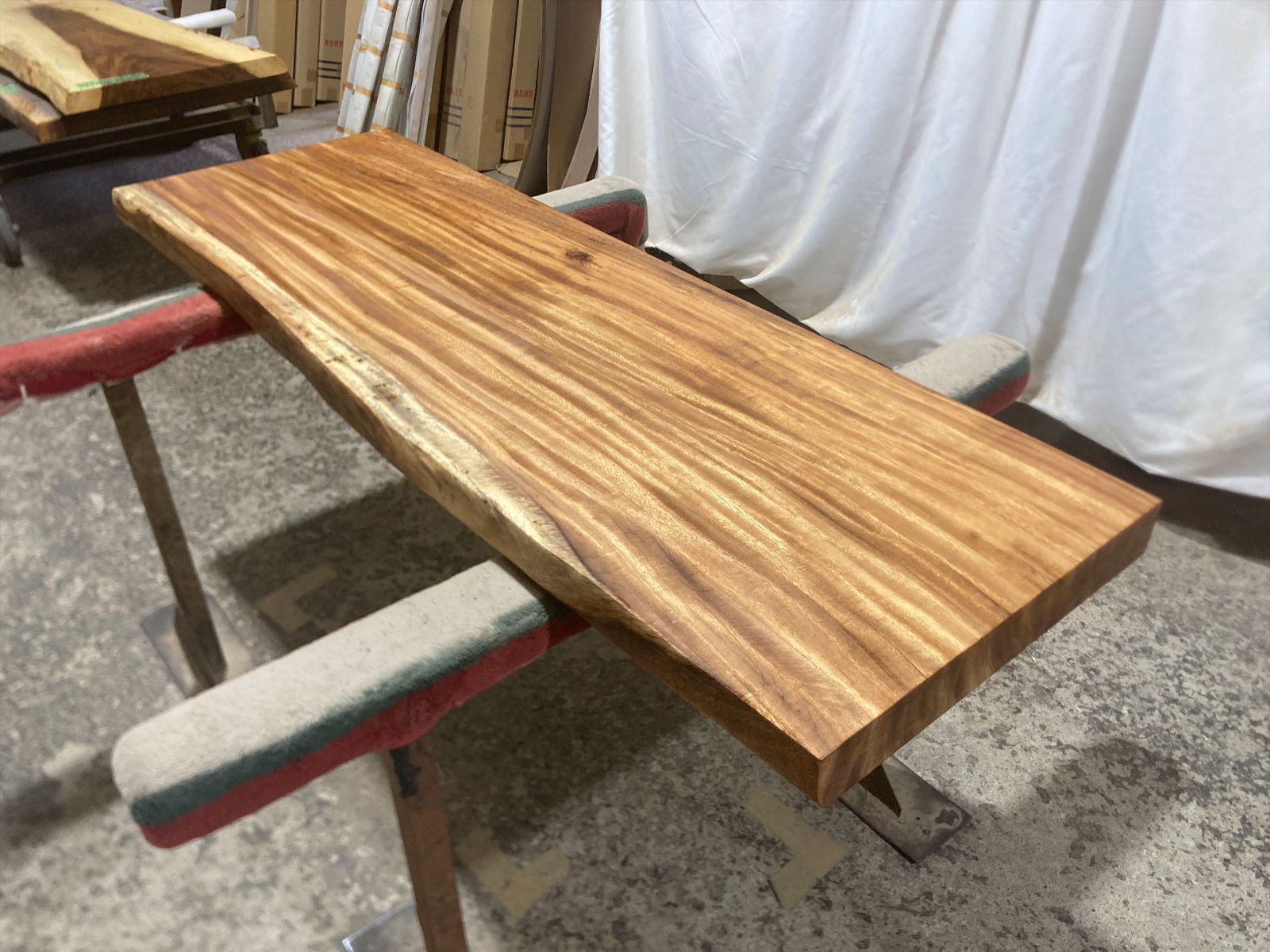 一枚板　無垢　モンキーポッド　引取限定 一枚板テーブル - 一枚板 モンキーポッド - 商品情報｜「家具蔵