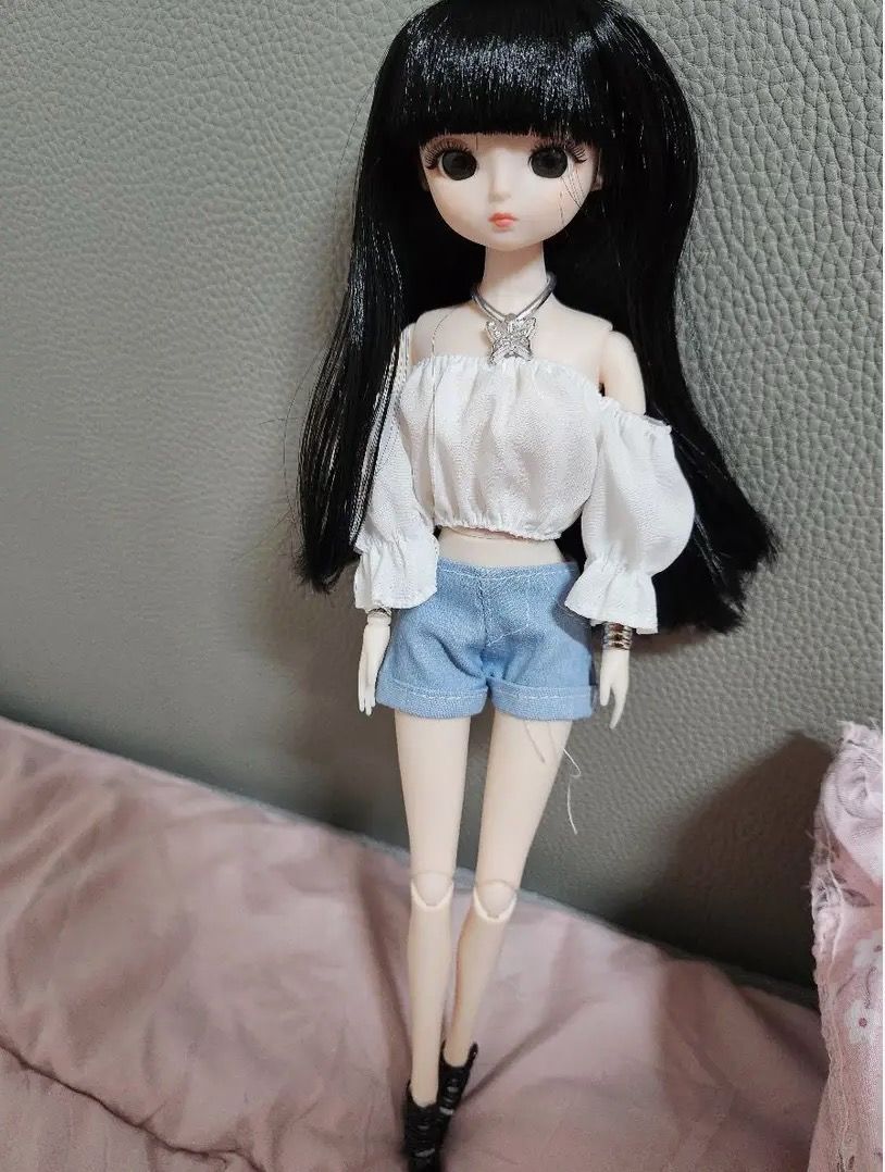 【バービー人形】人形2体＋衣装6着＋おまけ Amazon.co.jp: モダンスタイルのバービー人形服とアクセサリー29
