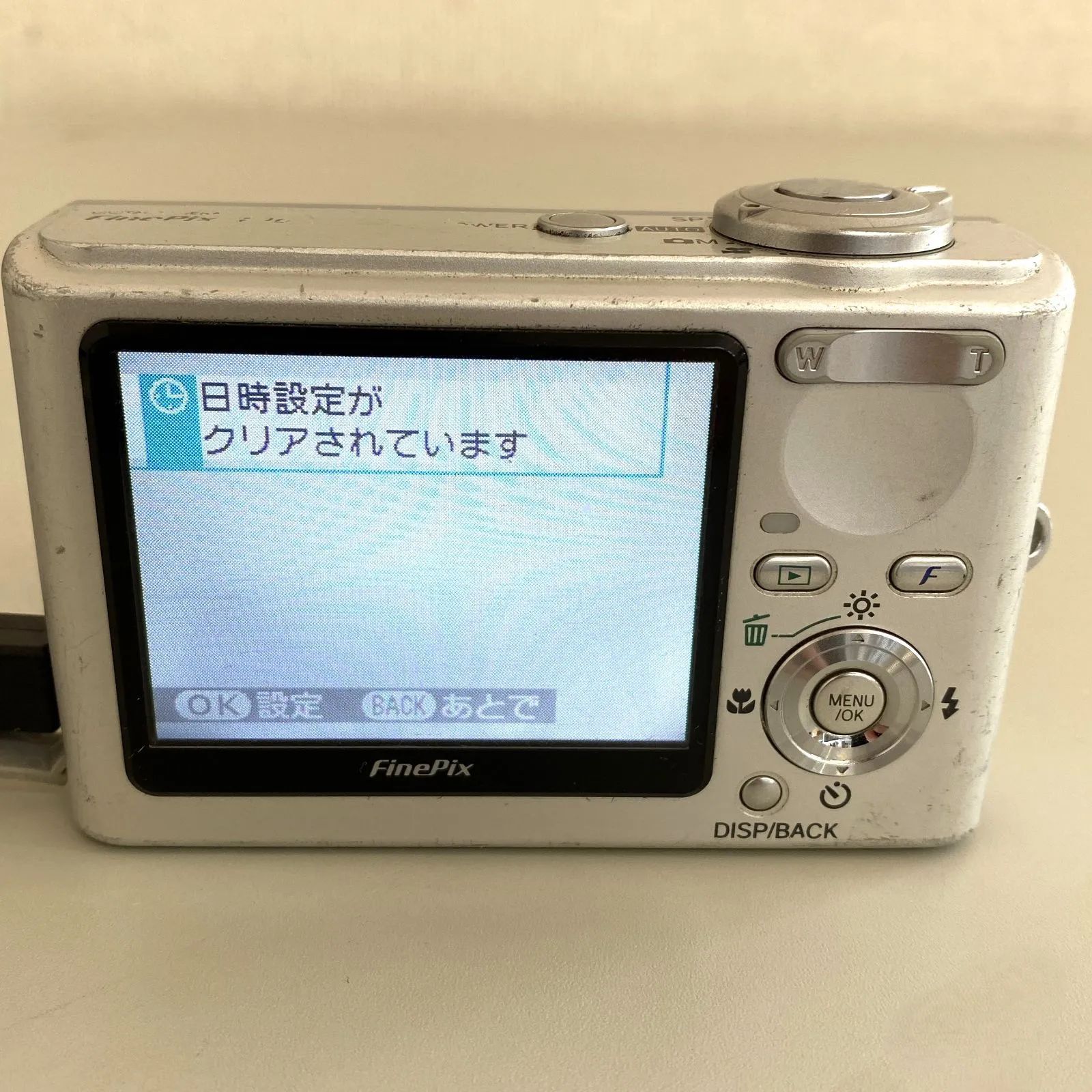 GT1【ジャンク品】 FUJIFILM 富士フィルム コンパクトデジタルカメラ FinePix F10