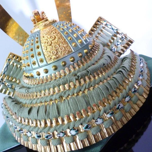 新品 最高級 龍玉作 緑段縅兜 長鍬形 緋威兜 兜飾り 甲冑 水晶玉 新品 最高級 龍玉作 緑段縅兜 長鍬形 緋威兜 兜飾り 甲冑 水晶玉