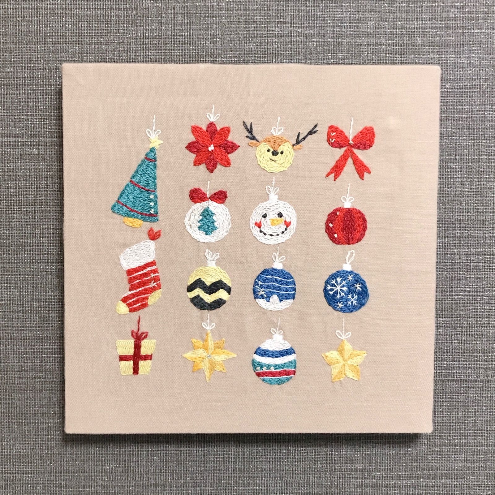 受注制作】クリスマスファブリックパネル✳︎名入れ無料✳︎刺繍パネル  