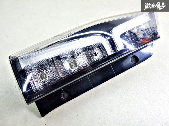 点灯OK！】ダイハツ純正 LA650S LA660S タントカスタム LED テール