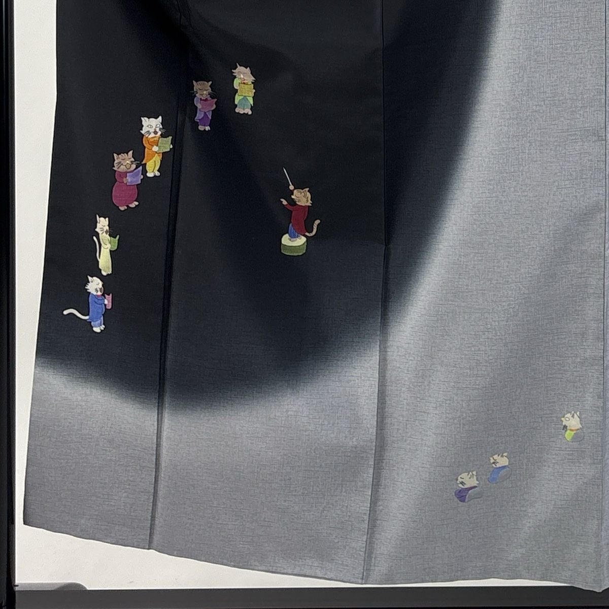 付下げ 身丈154cm 裄丈60.5cm S 袷 紬地 やまと 落款 猫 染め分け 黒 正絹