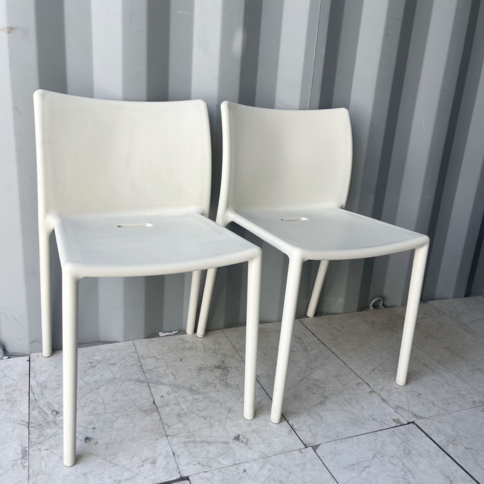 取付無料！マジス MAGIS エアモールド エアチェア 2脚 スタッキング可✨ 取付無料！マジス MAGIS エアモールド エアチェア 2脚 スタッキング可