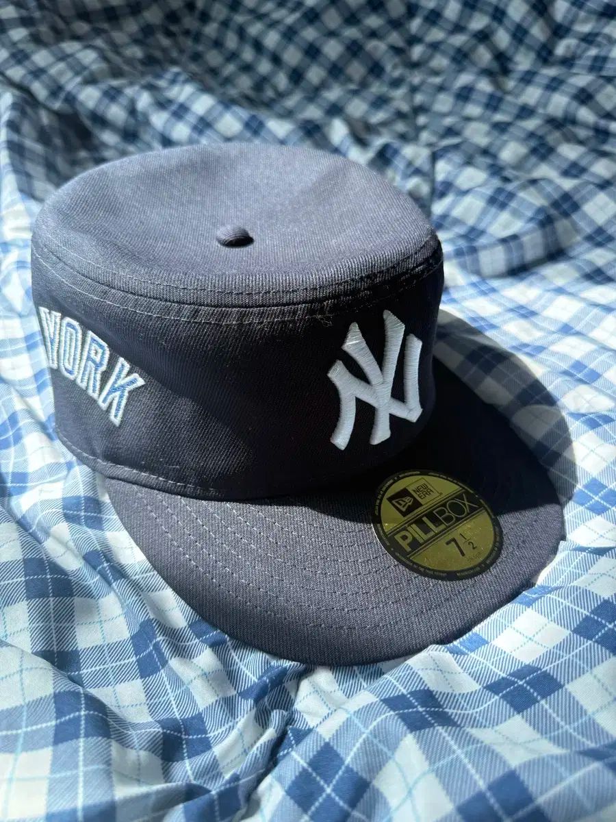 NEW ERA ニューエラ ニューヨークヤンキース ピルボックス 712
