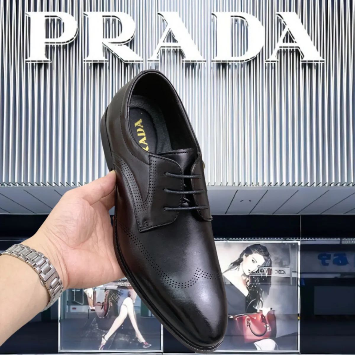 💖新品未使用👞プラダPRADA イタリア革通気性メンズビジネス靴/ブラック - メルカリ