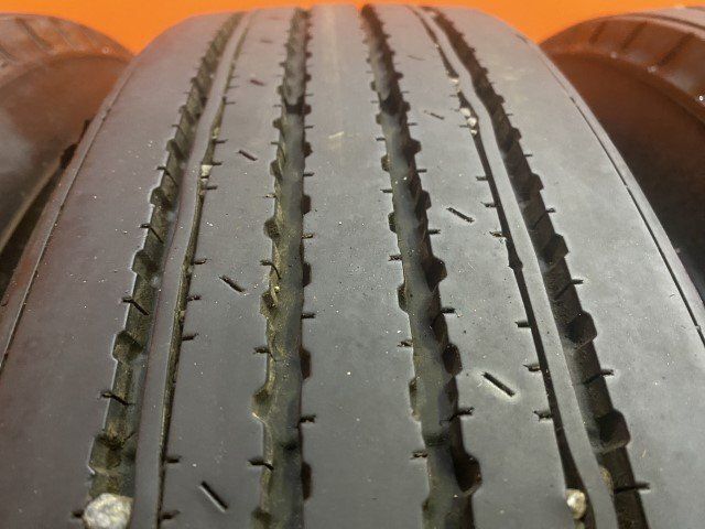 札幌発 引取OK DUNLOP SP 330K 225/80R17.5 123/122L 17.5インチ  