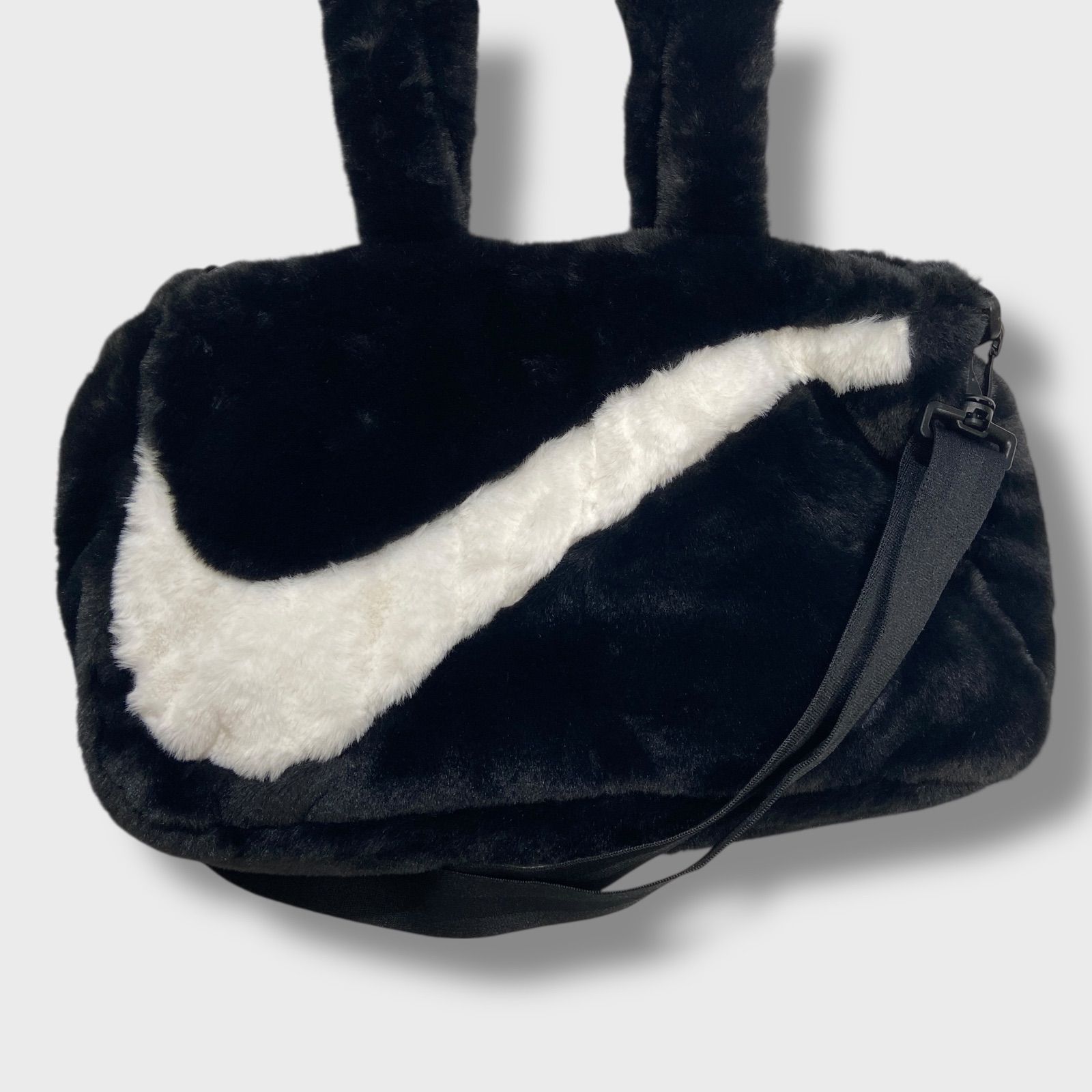 ☆タグ付き未使用品☆NIKE☆ナイキ☆フェイクファートートバッグ☆2way 