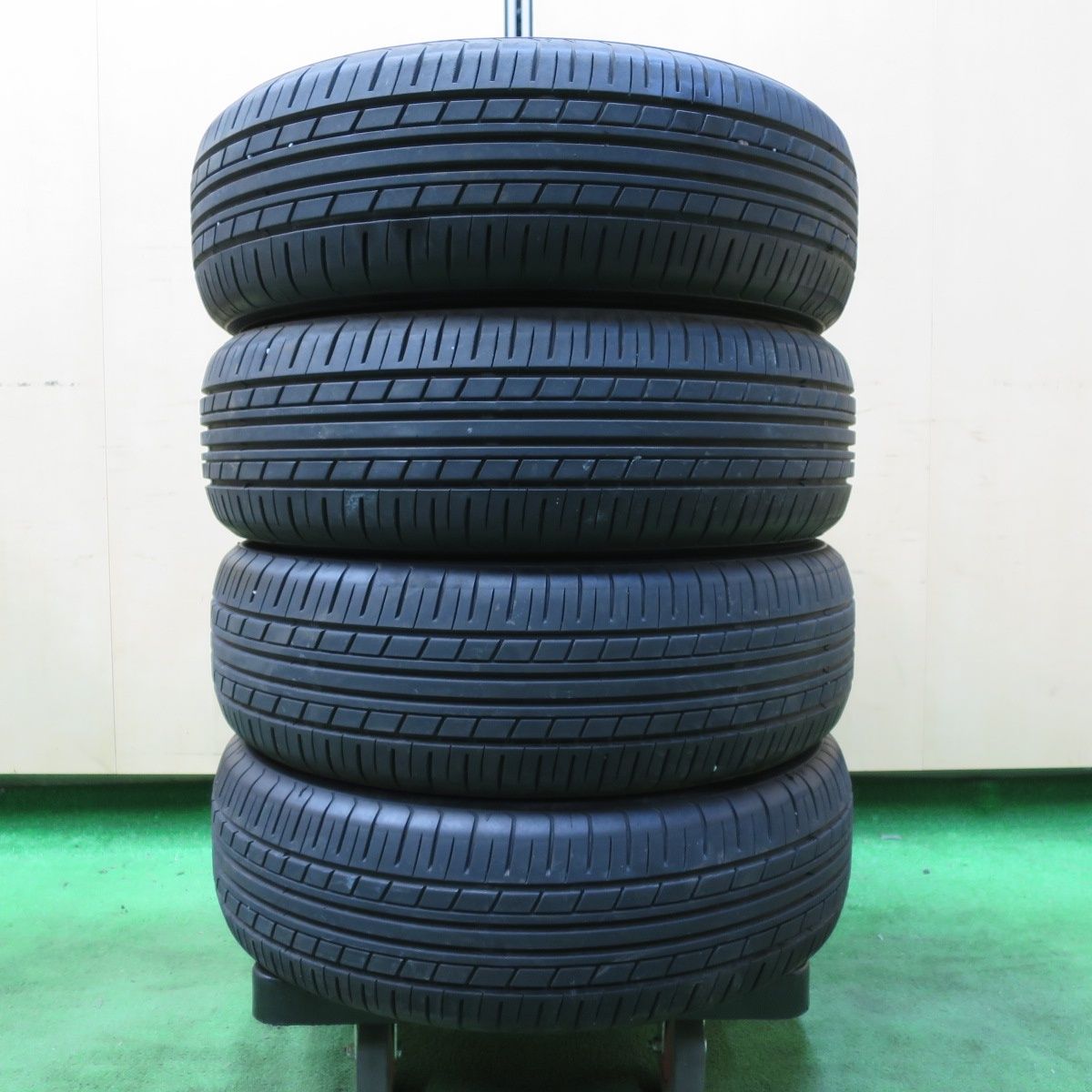 *送料無料* バリ溝！21年！8.5分175/65R14 ヨコハマ エコス ES31 タイヤ 14インチ ヴイッツ フイット キューブ ノート デミオ 等4070901イノタ