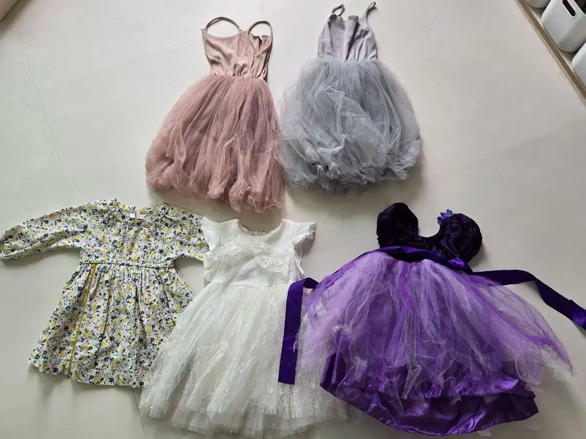 【安い，お買い得】 女児 ワンピース 5 蜂 まとめ売り サイズ 90 100 ) ワンピース