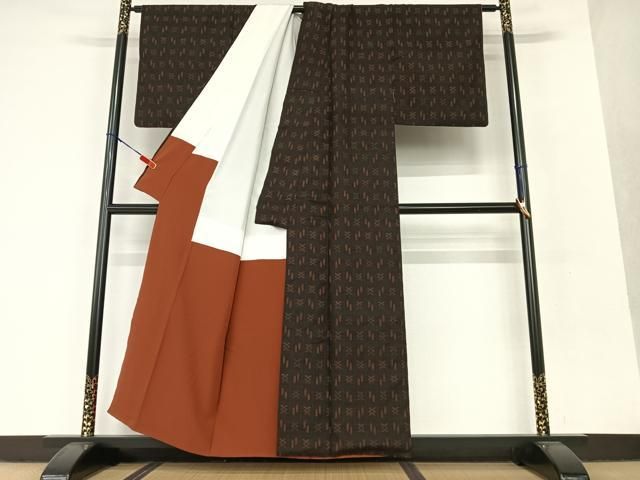 平和屋着物○国指定重要無形文化財 本場久米島紬 手織 間道 正絹 逸品