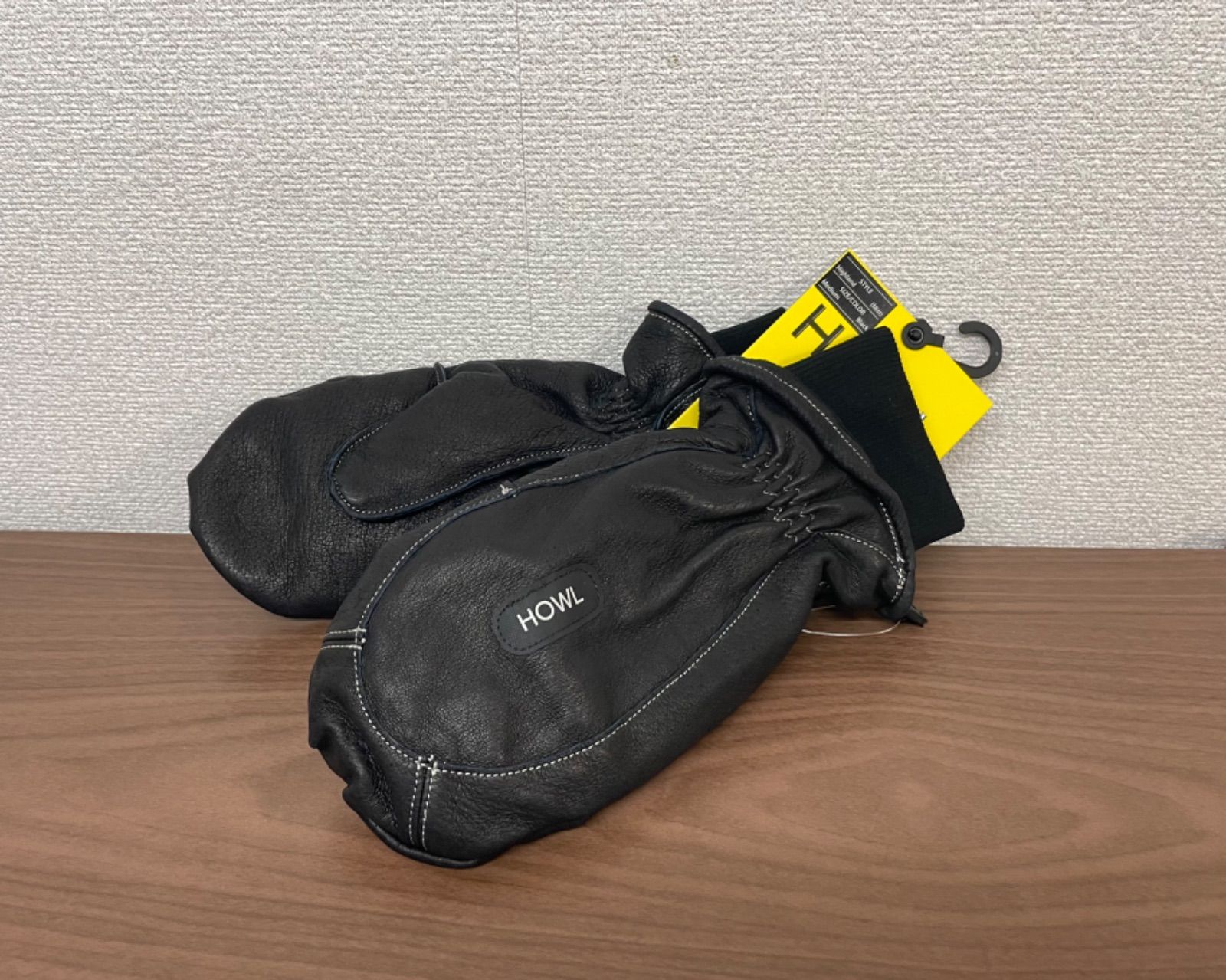 24-25 HOWL Highland Mitt BLACK