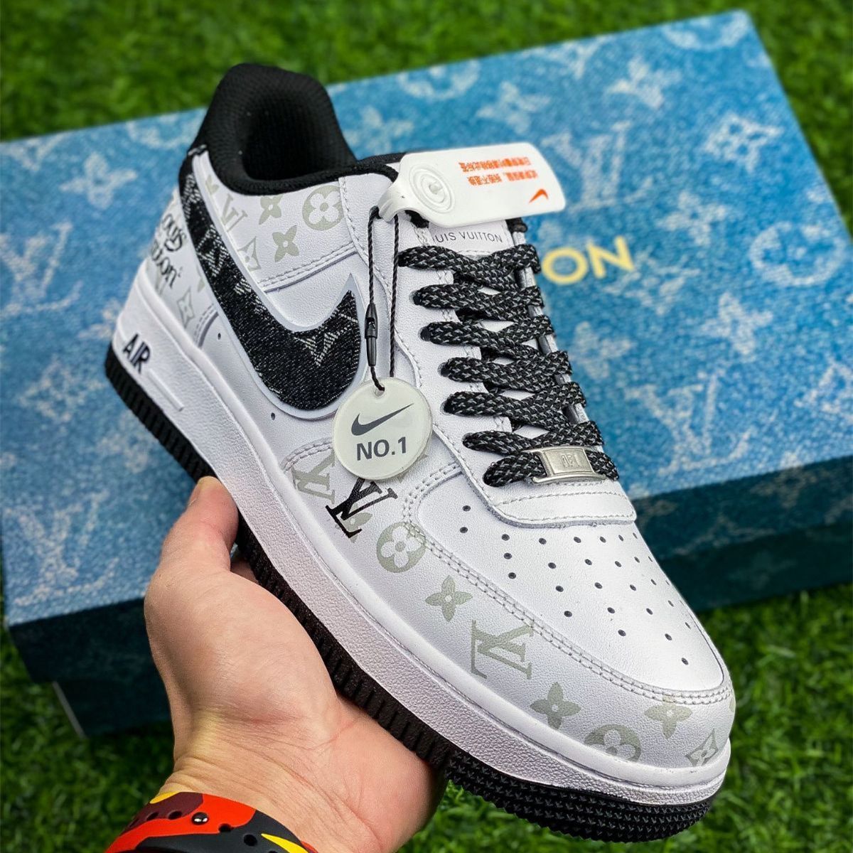 NIKE ナイキ スニーカー エアフォース LOUIS VUITTON× Nike Air Force 1 Low 07 スニーカー メンズ レディース ローカット 男女兼用 箱付