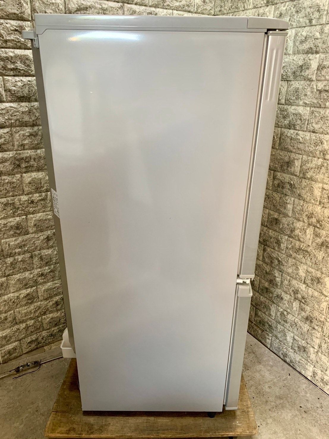 大阪送料無料☆3か月保障付き☆冷蔵庫☆2017年☆シャープ☆2ドア  