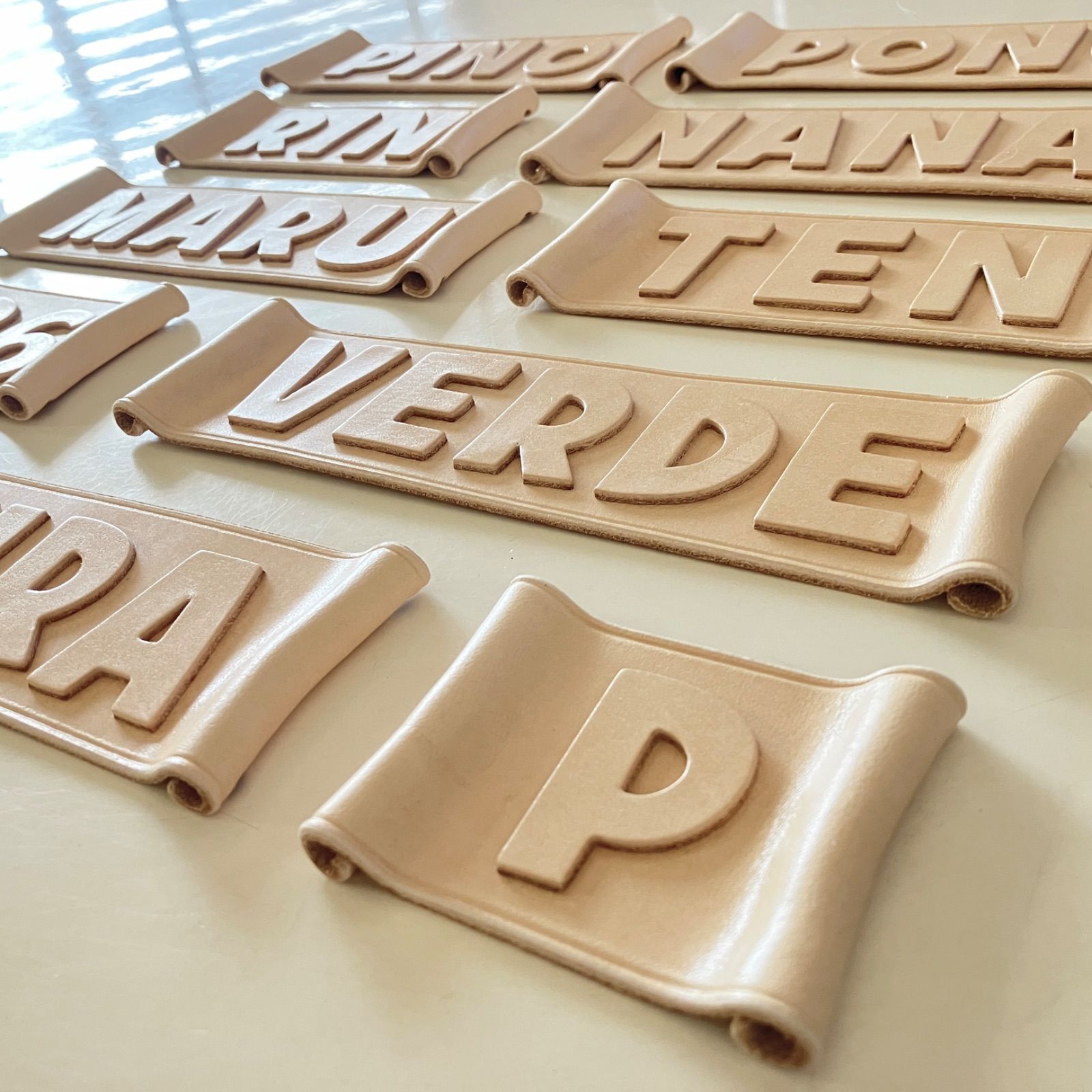 牛本革レザー【大きいネームプレート】オーダー受付ページ♡ネームタグ♡ペット鳥犬猫 牛本革レザー【大きいネームプレート】オーダー受付ページ♡ネームタグ