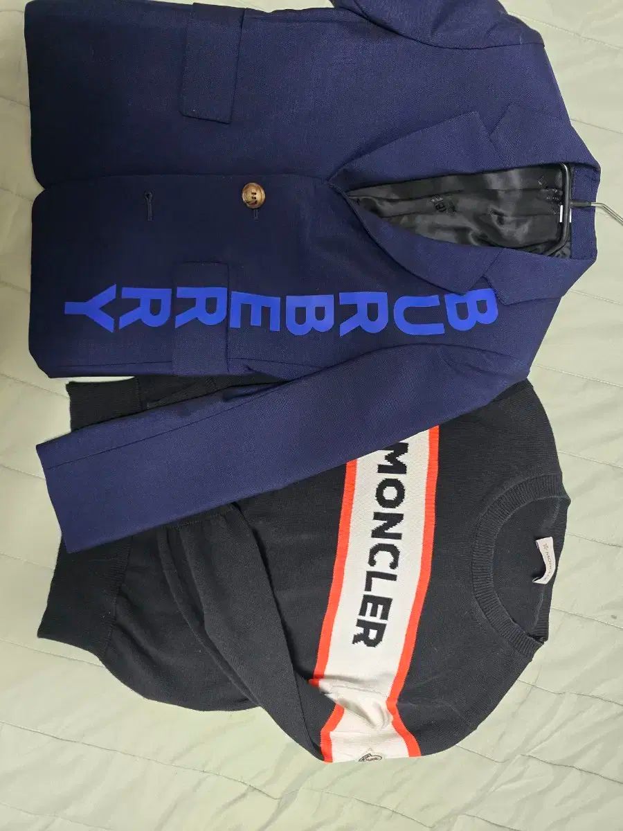 BURBERRY バーバリー ジャケット 6y MONCLER モンクレール ニット 一括価格