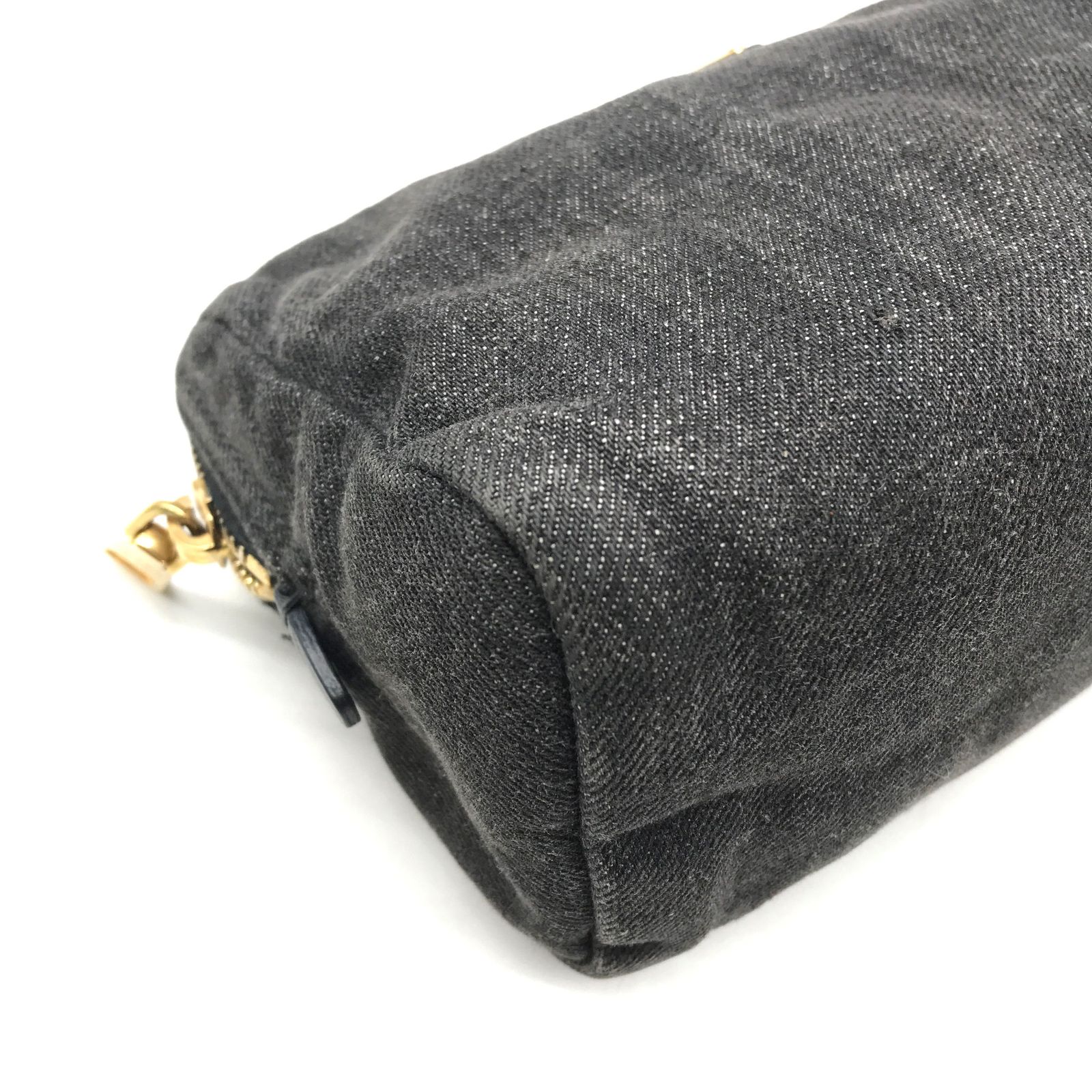 美品　プラダ　アクセサリーポーチ　デニム　三角ロゴ ✨未使用級✨ PRADA プラダ デニム ポーチ 三角ロゴ PRADA