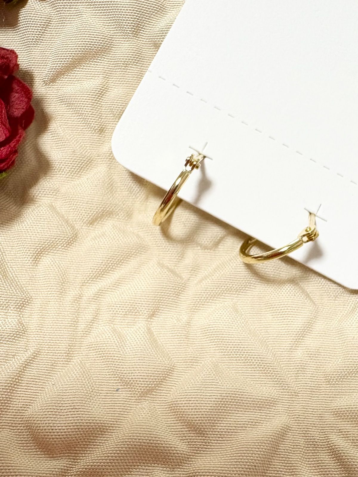 18金刻印入り フープ ピアス パイプ 細 1 mm×10 mm 金属アレルギー対応 18 k