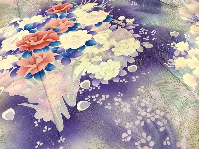 M4010★ 着物淡雪★ 振袖 ★ 正絹　鮮やかな花模様　暈し染め　銀彩 M4010☆ 着物淡雪☆ 振袖 ☆ 正絹 鮮やかな花模様 暈し染め 銀彩