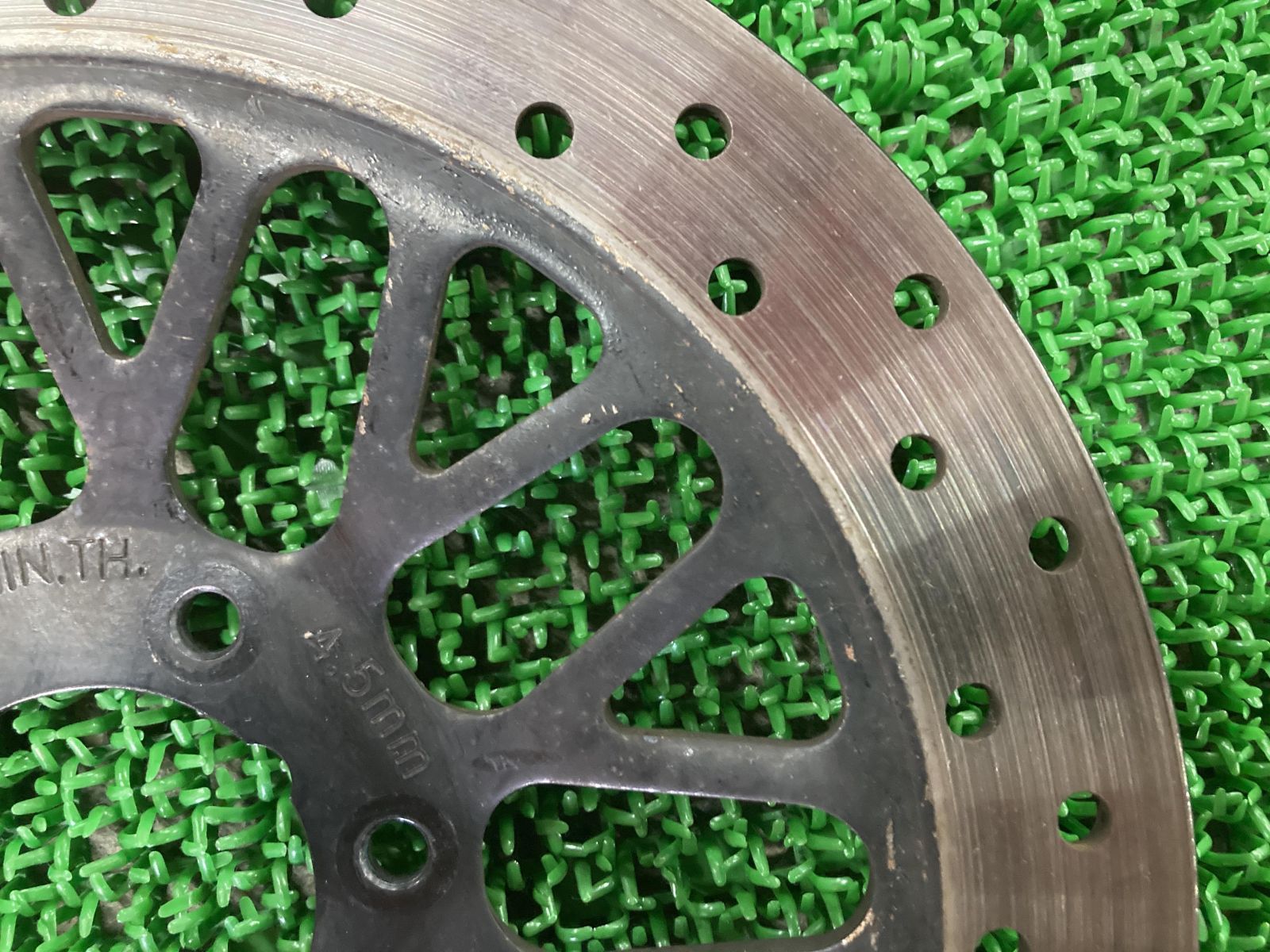 グラストラッカー フロントブレーキディスク スズキ 純正 中古