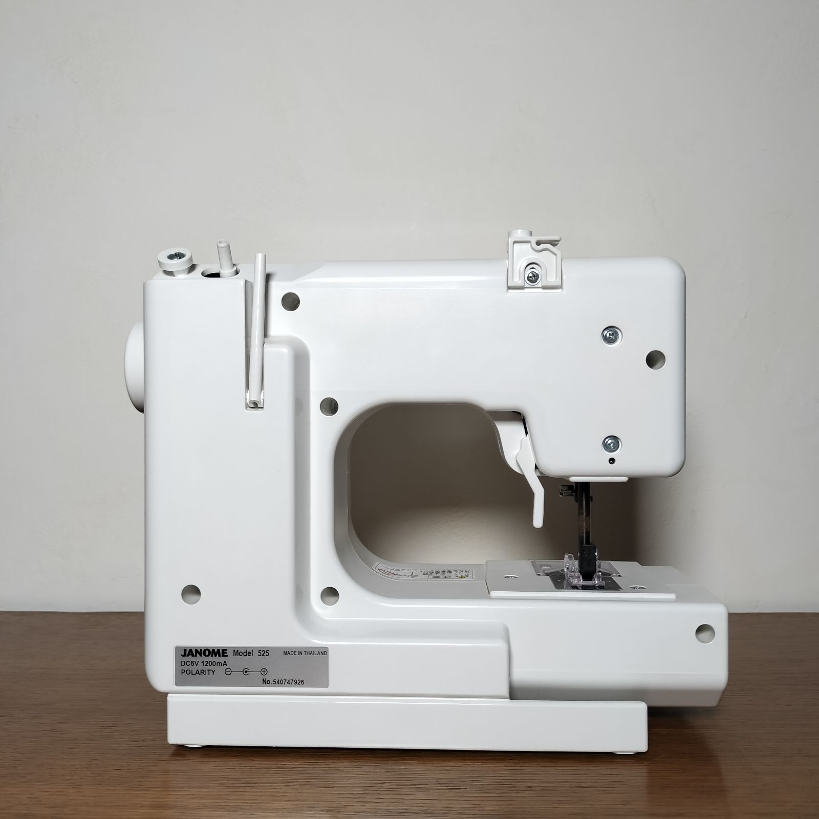 サンリオ ハローキティ 電動ミシン コンパクト KT-35 在庫 処分