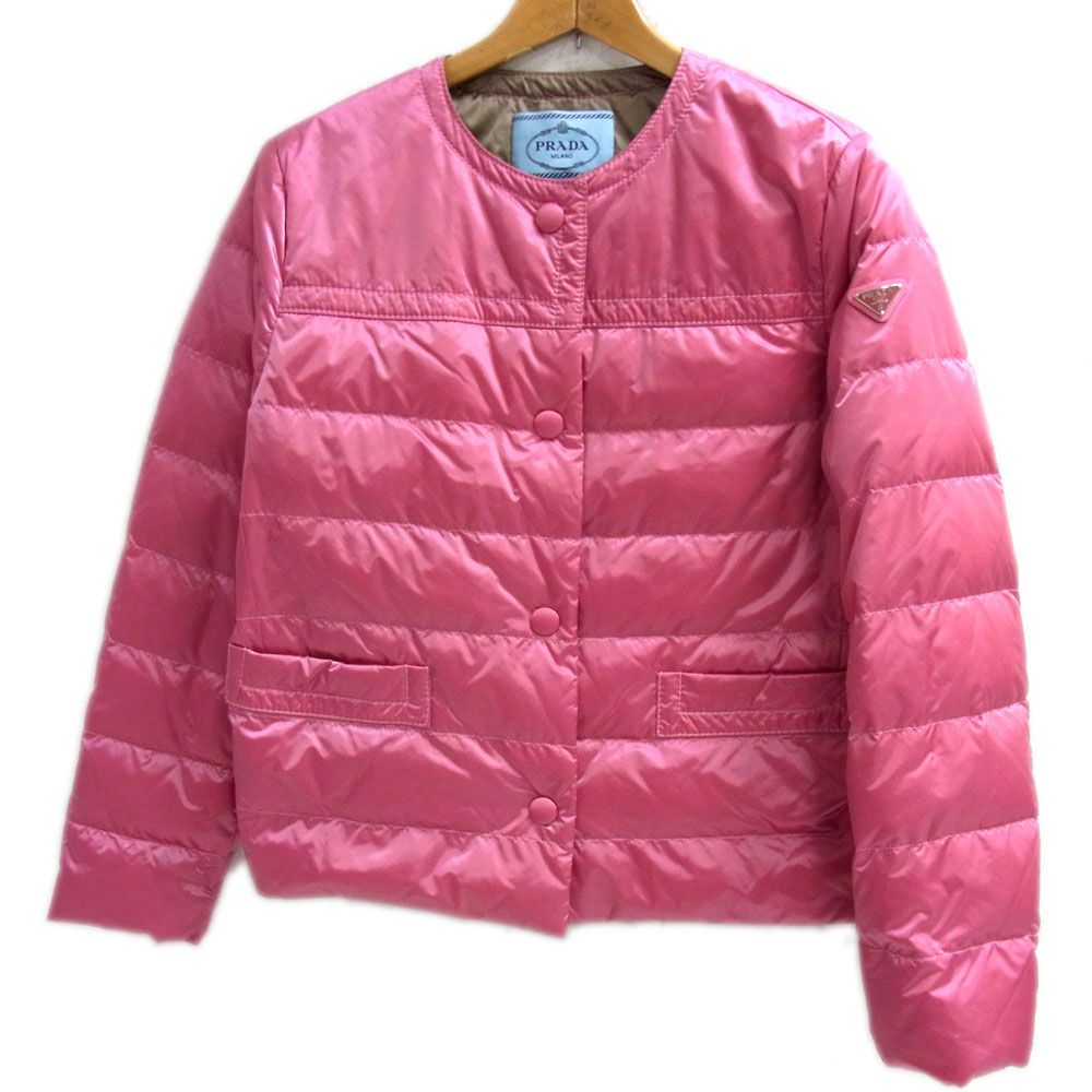 プラダ ノーカラー ダウン ジャケット 三角ロゴプレート Prada