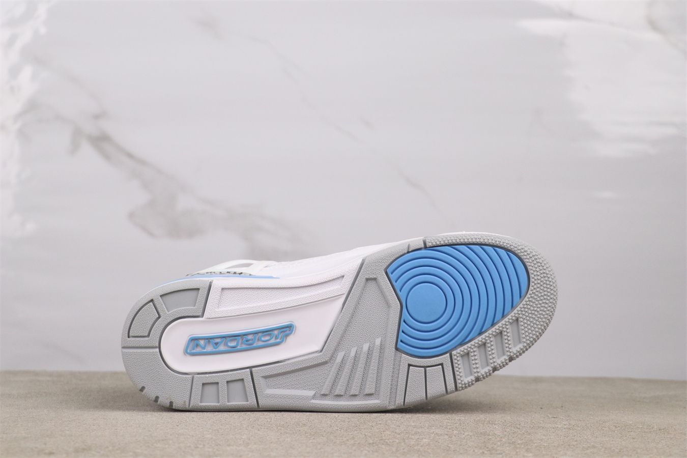 Nike エア スパイク シューズ ホワイト/ブルー 国内5月4日発売予定】 ナイキ ジョーダン スパイジーク ロー