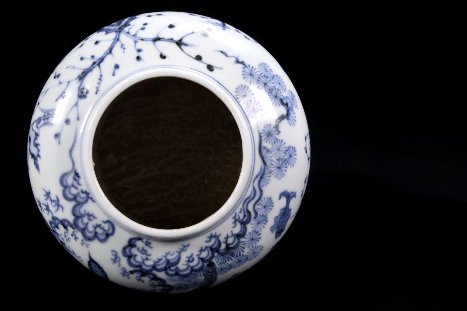 中国美術 大明成化年製 白磁染付賢人図蓋付壷14cm 箱付 唐物