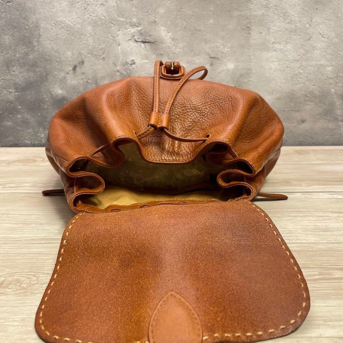 ✨genten ゲンテン レザーリュック ライトブラウン 美品 - メルカリ