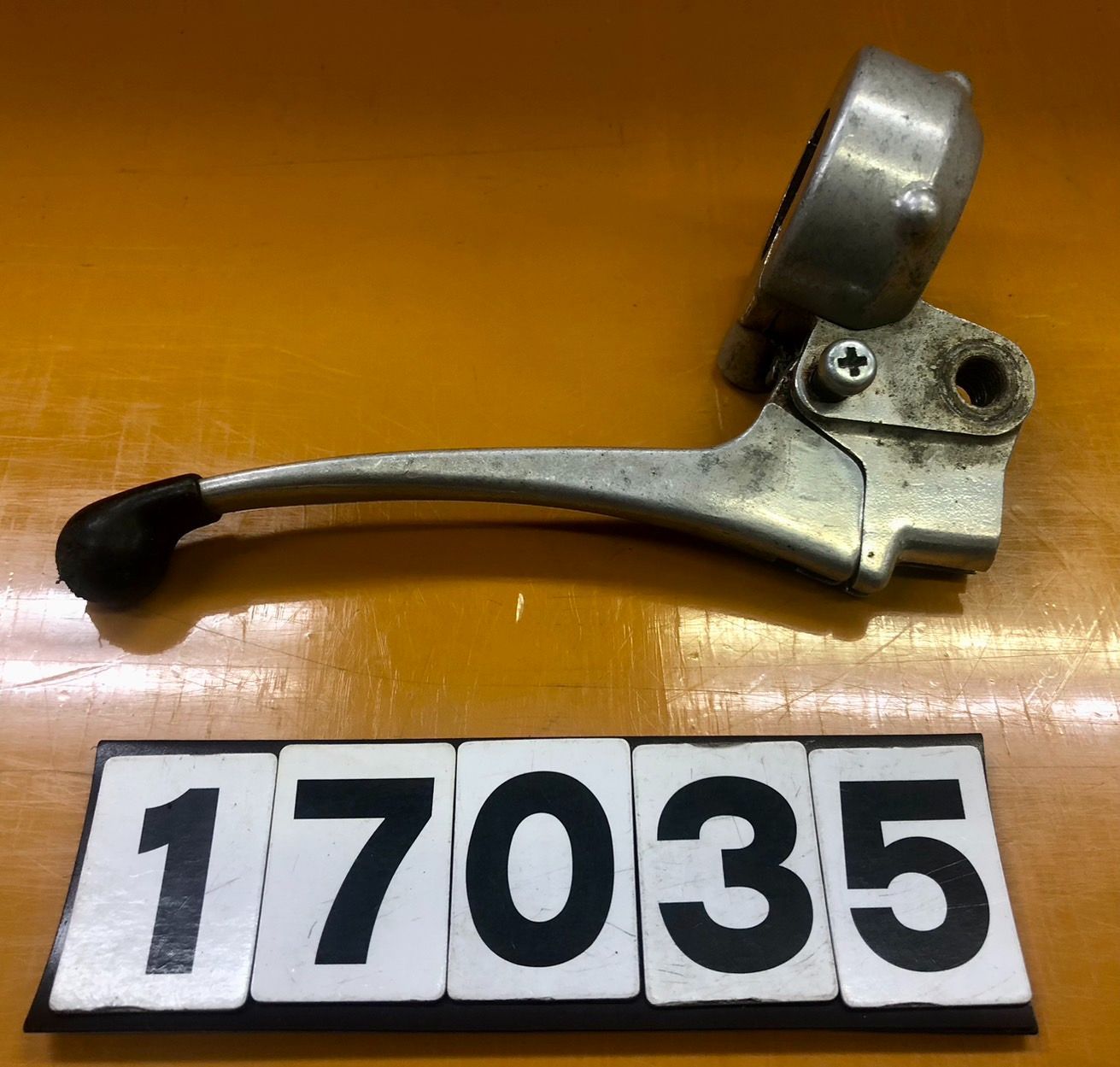 74987 中古 HONDA ホンダ リアBOX ボックス ジャイロ 鍵1本 割れ跡修正