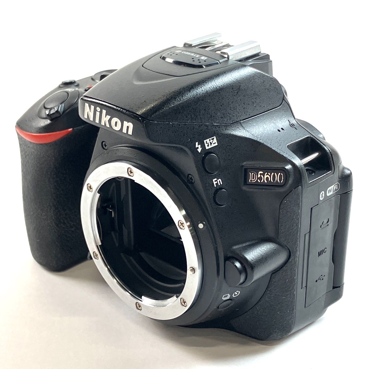 ニコン Nikon D5600 ダブルズームキット デジタル 一眼レフカメラ 【中古】