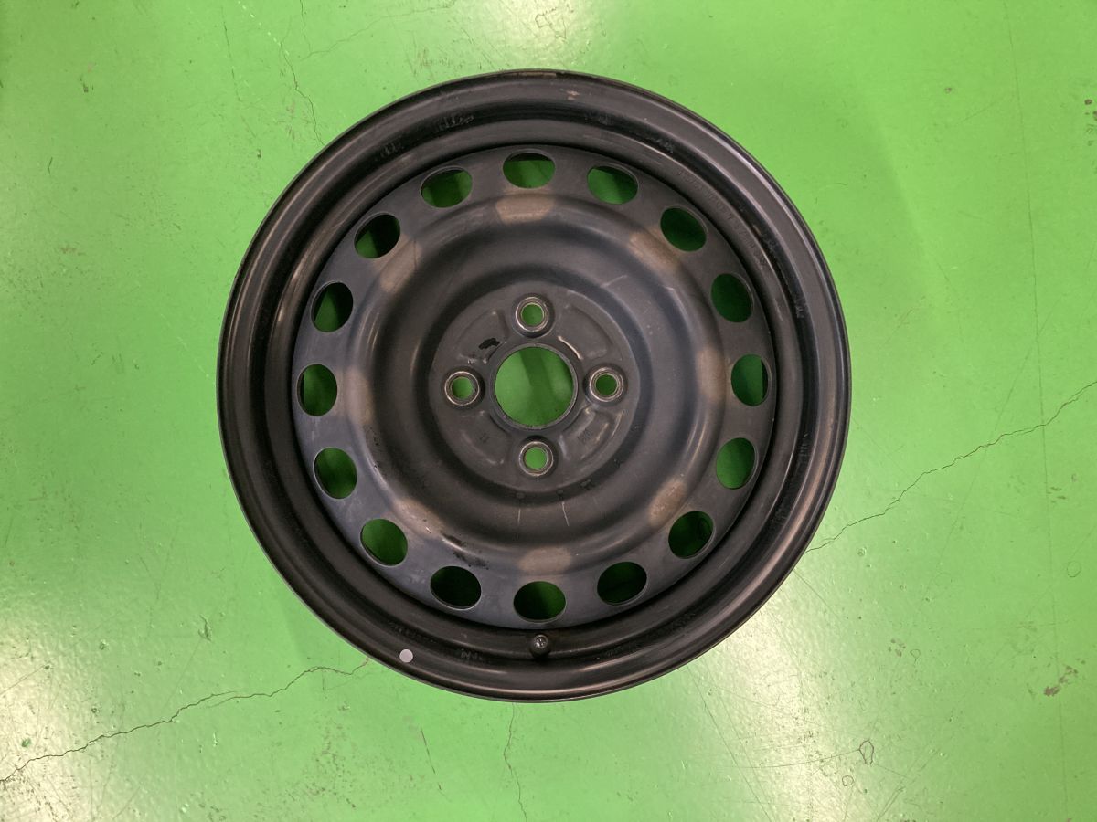 トヨタ NHP10 アクア 純正 15インチスチールホイール 4本SET NSP130 5.0J 39 4H 100 54φ 130 ヴィッツ