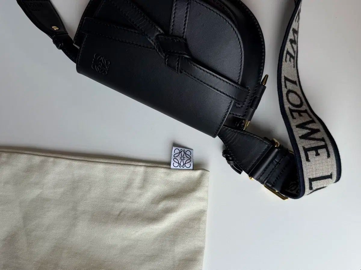 ロエベ ゲートバッグ