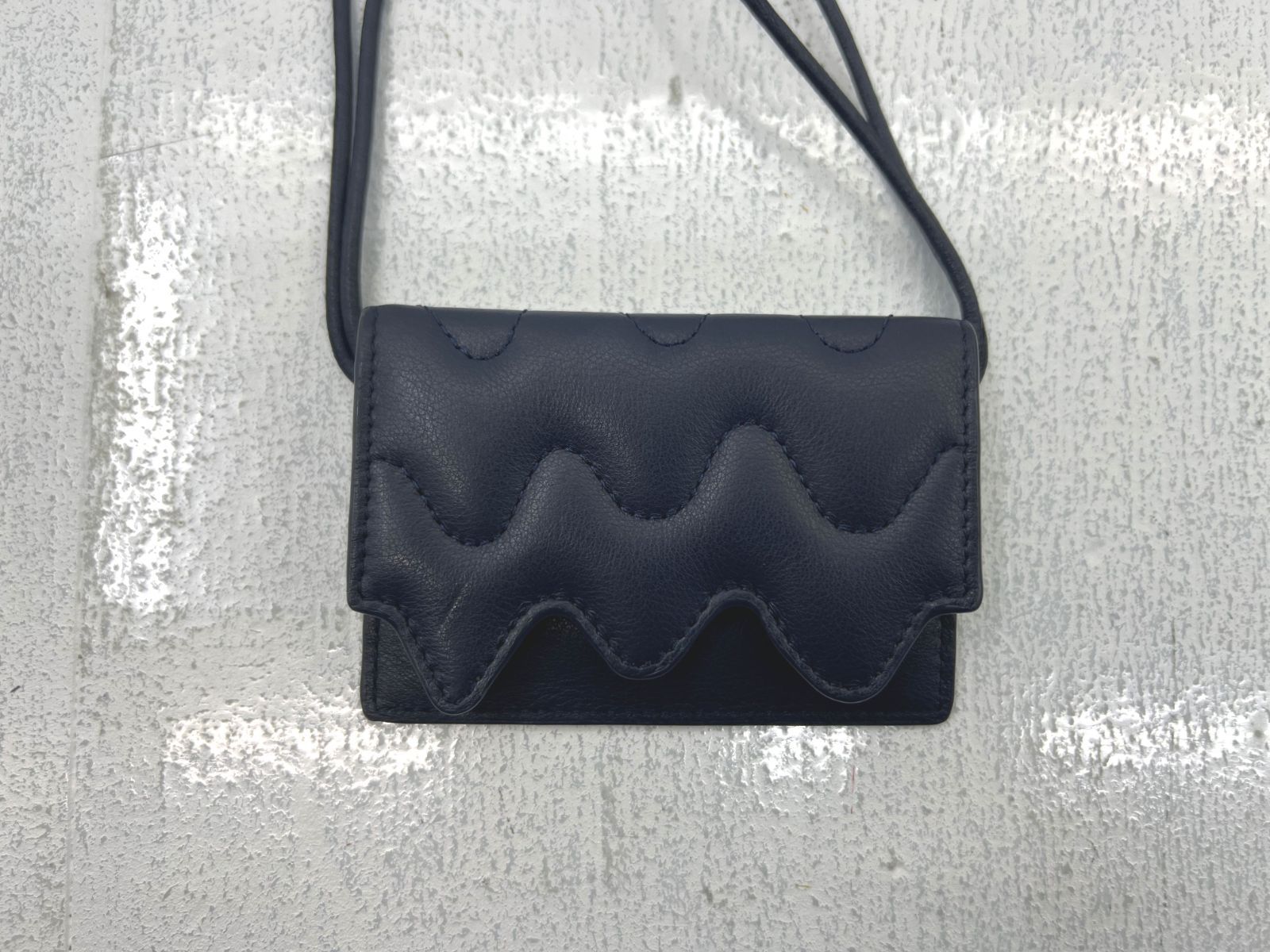 【MARIMEKKO】Lokki ロッキーレザーベルトバッグ（2WAY仕様） 春のお出かけにぴったり！マリメッコからレザーアイテムが新登場